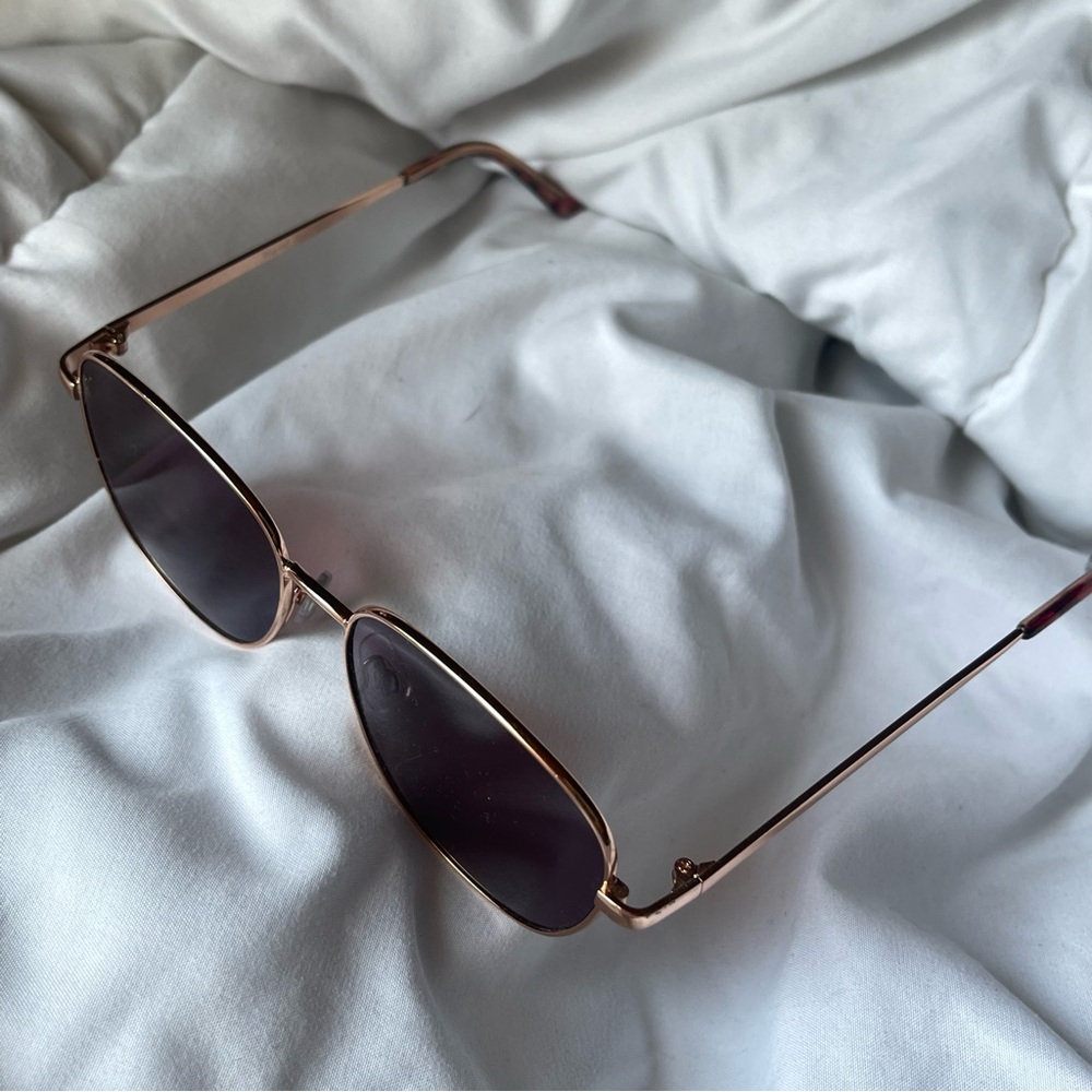Sunglasses 🕶️ - Picture 2 of 4